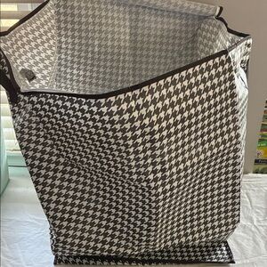 Houndstooth Patterned Storage Bin